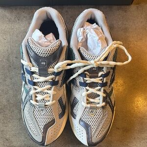 New Balance White and Blue Athletic Shoes